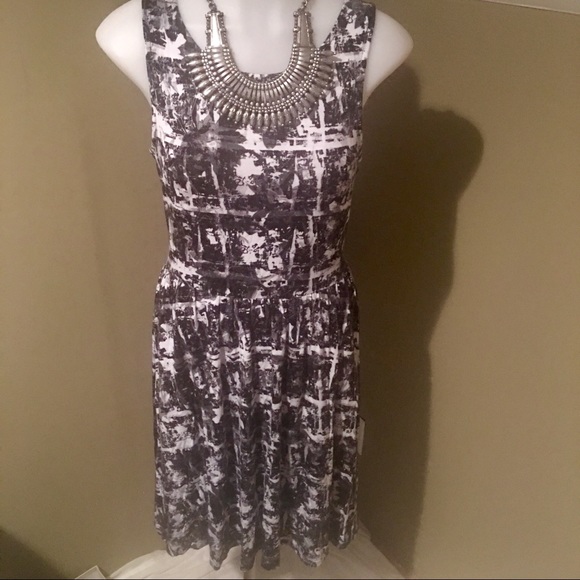 Women’s Blk & White Silky Sleeveless Dress/SZ S - Picture 1 of 4